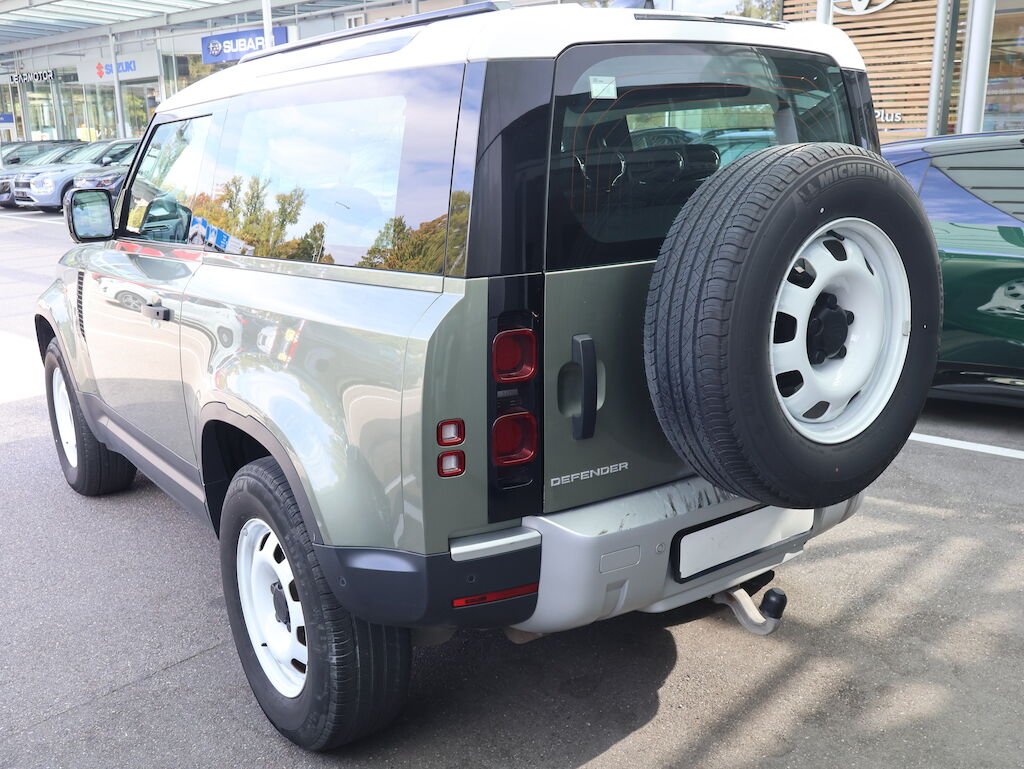 Land Rover Defender 90 3.0D I6