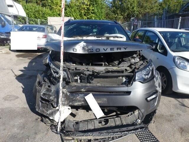 LAND ROVER Discovery Sport 2.0 TD4 HSE AT9