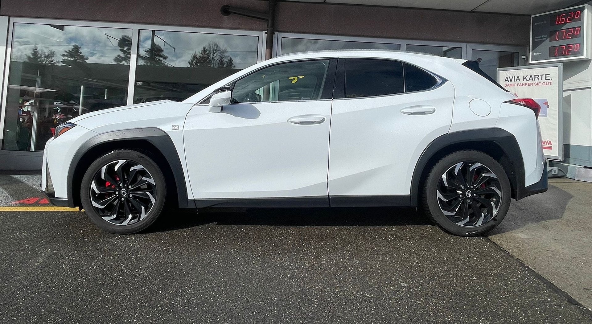 LEXUS UX250h F Sport