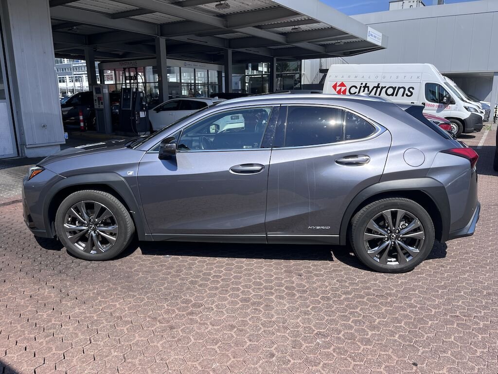 Lexus UX250h F-Sport