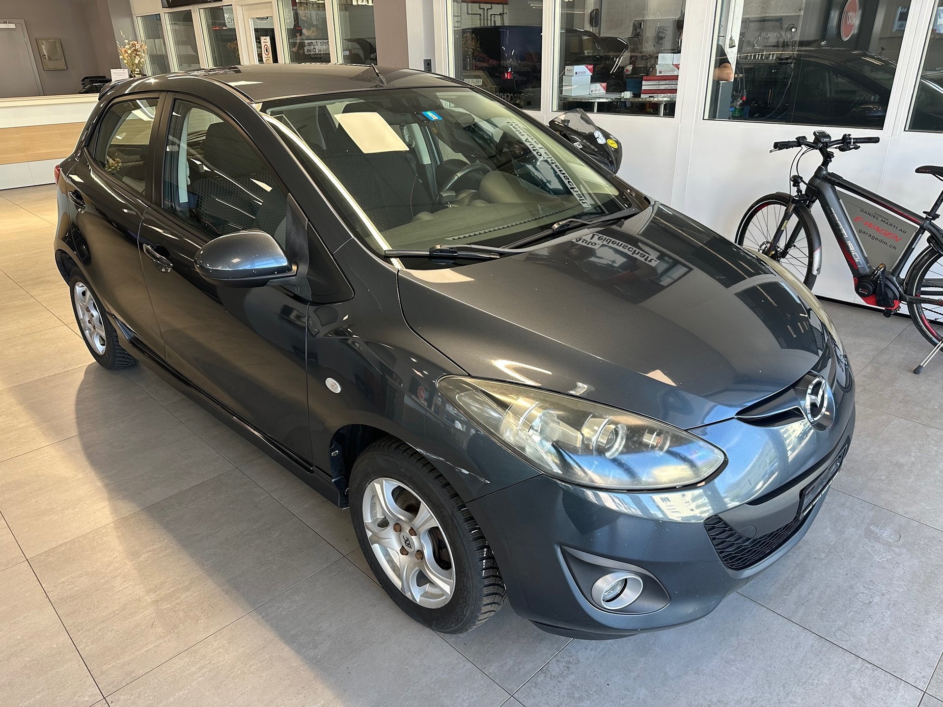 MAZDA 2