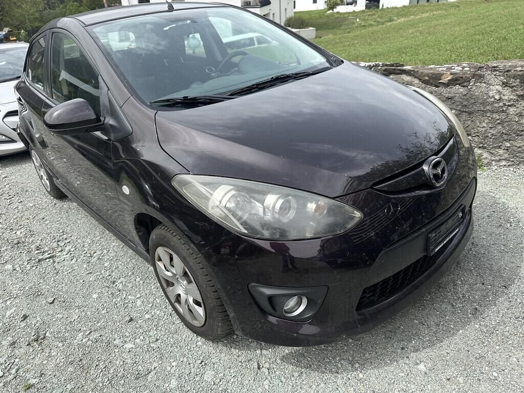 Mazda 2  1.5 MZR Sport