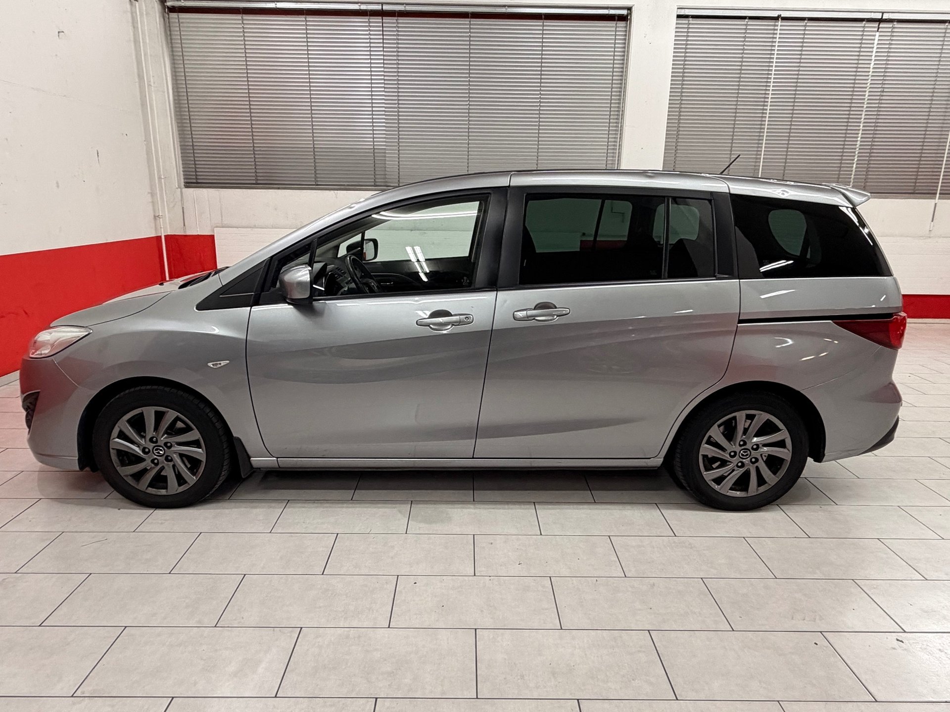 MAZDA 5 