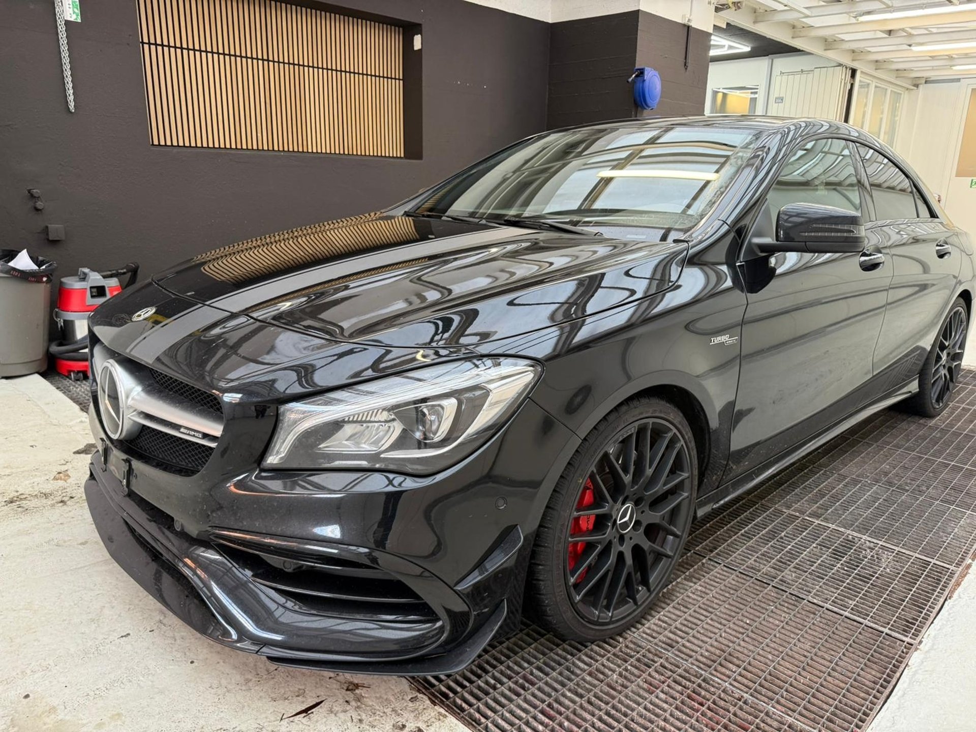 MERCEDES-AMG AMG CLA 45