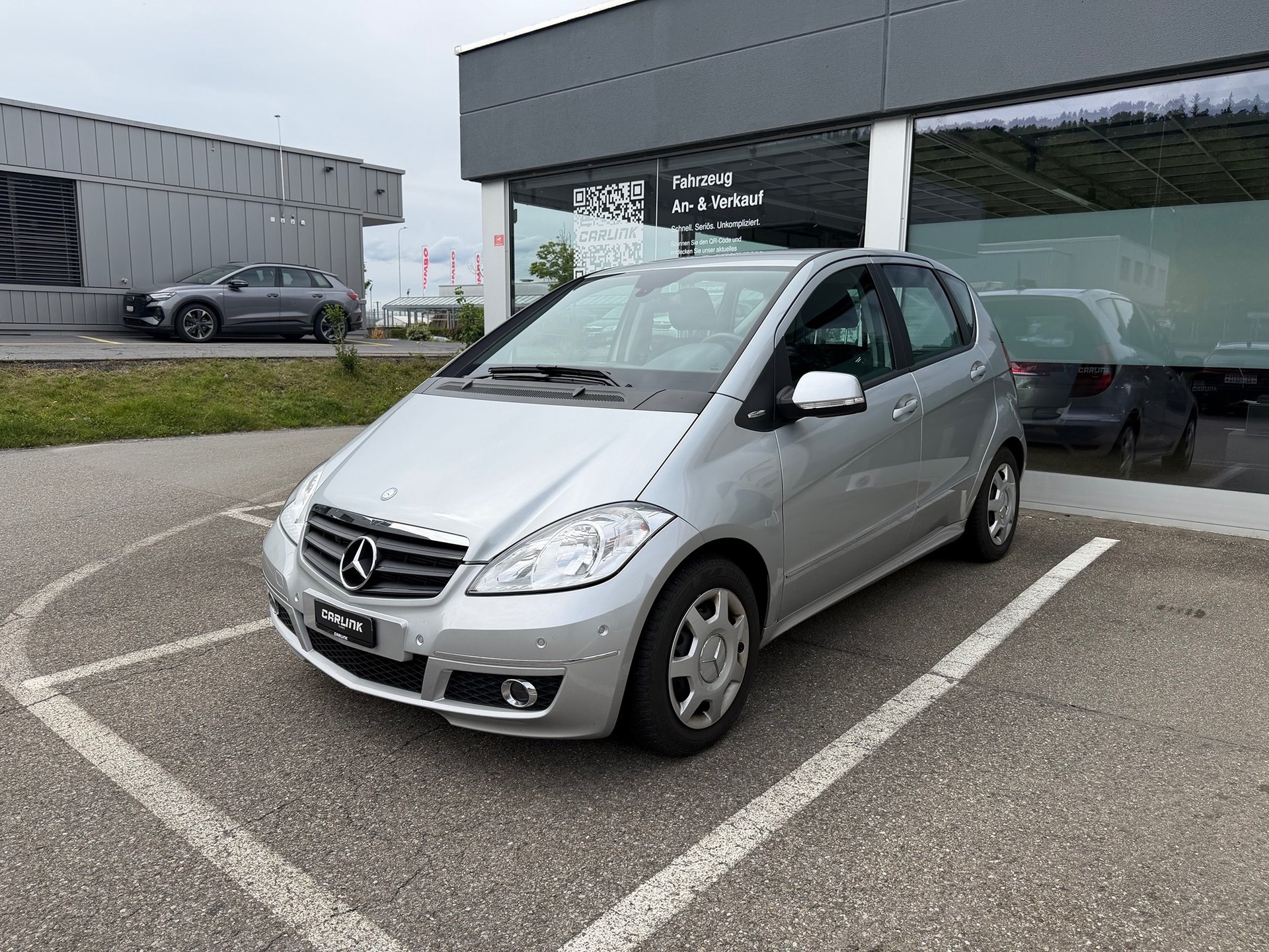MERCEDES-BENZ A 180