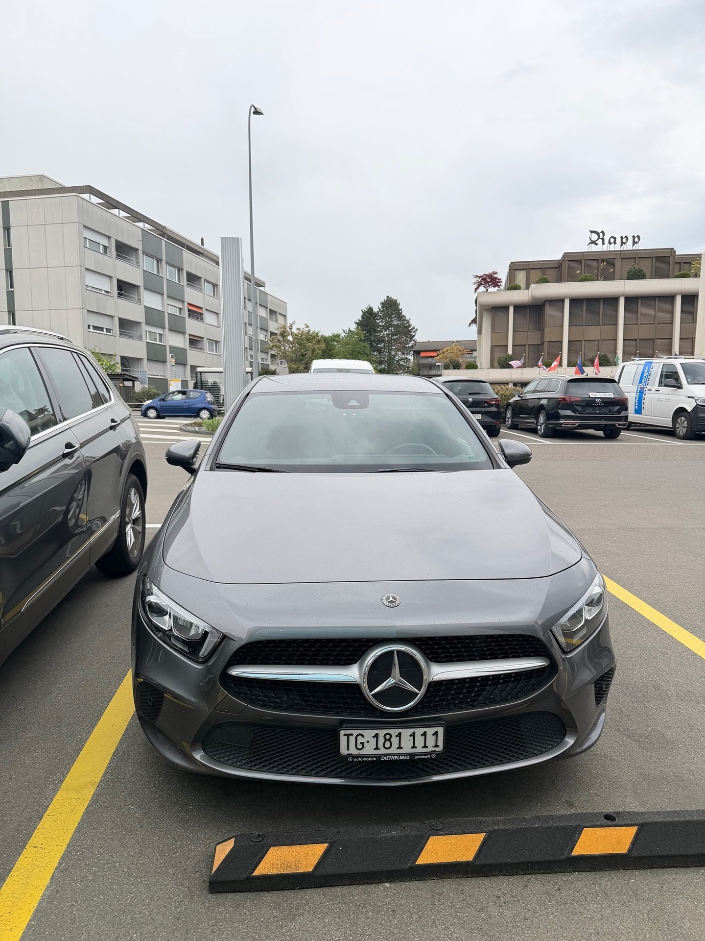 MERCEDES-BENZ A 180 d