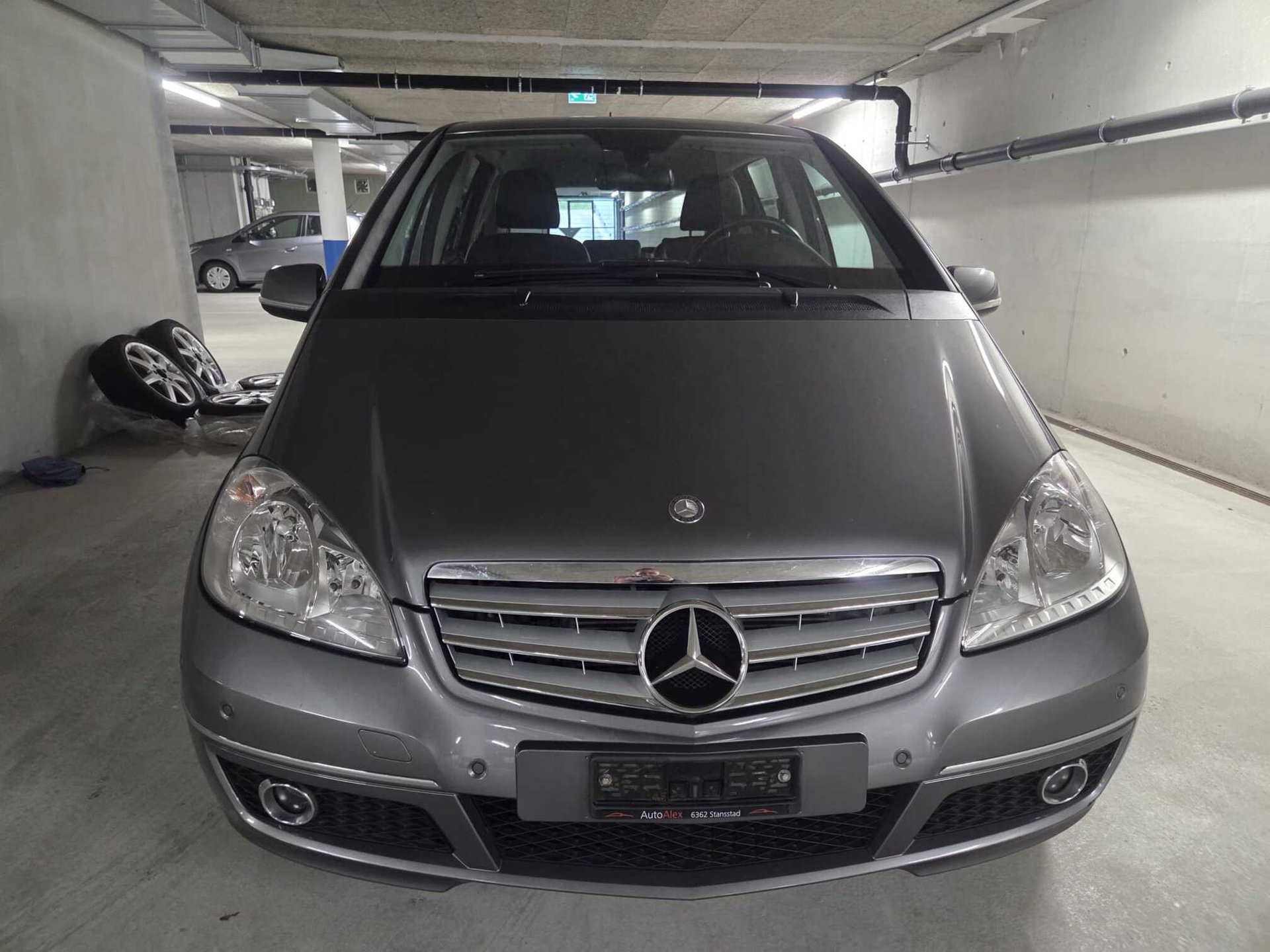 MERCEDES-BENZ A 200