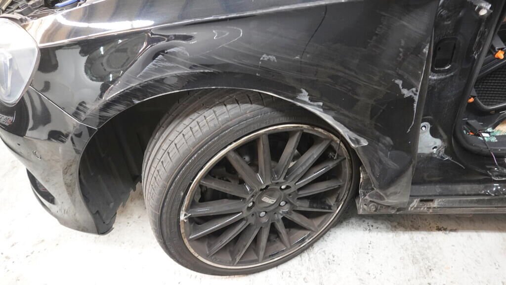 MERCEDES-BENZ A 200 AMG Line
