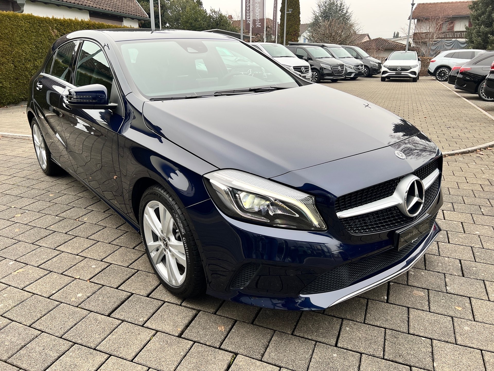 MERCEDES-BENZ A 220 4m