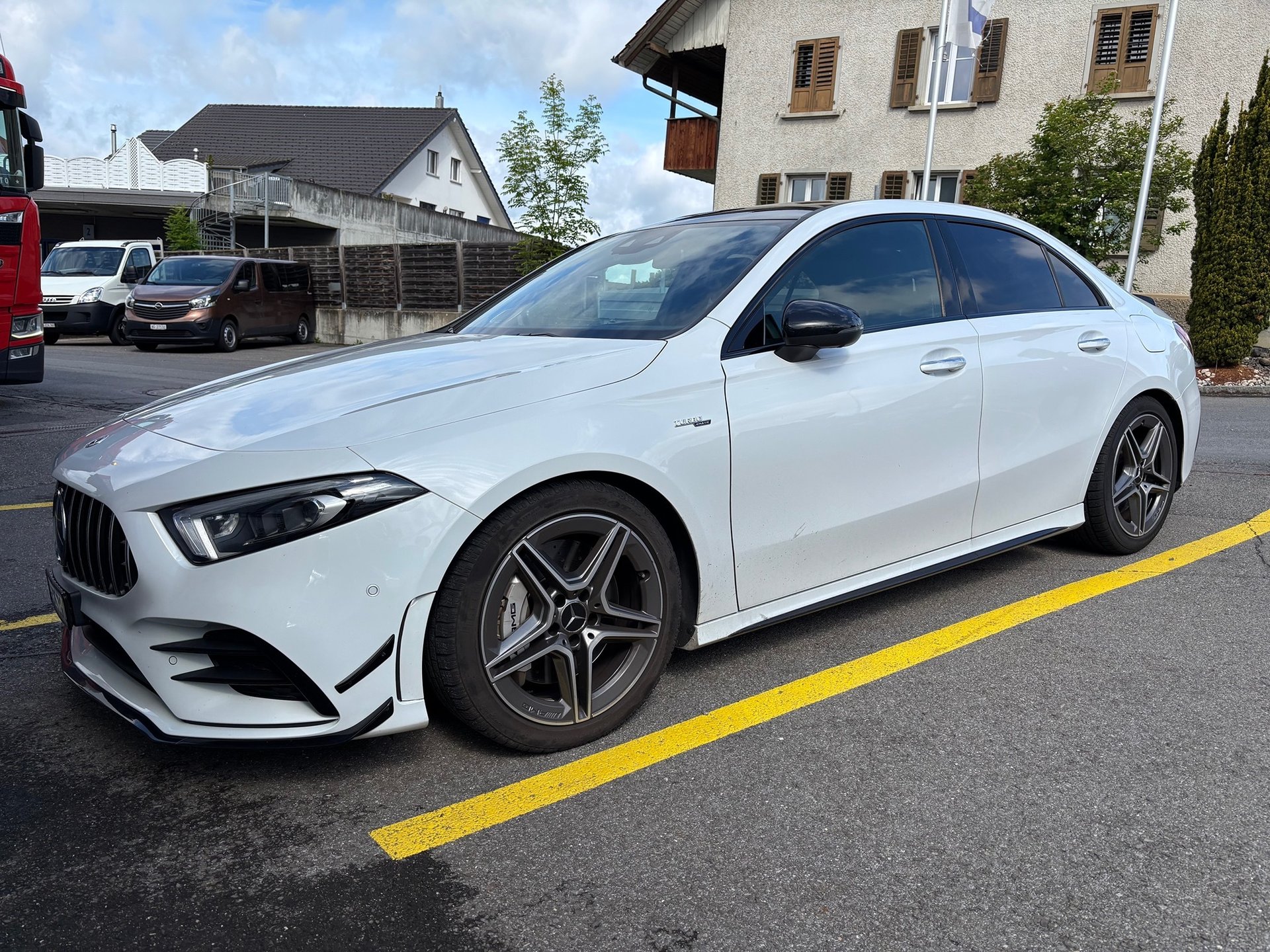 MERCEDES-BENZ AMG A 35