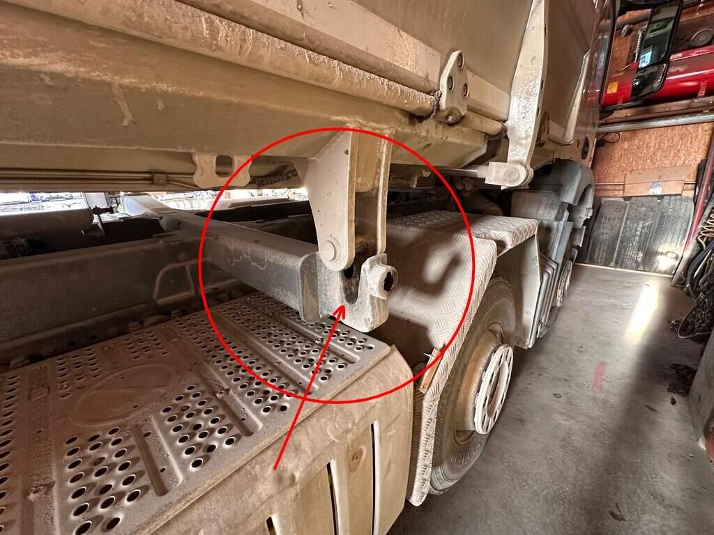 MERCEDES-BENZ Arocs 3246