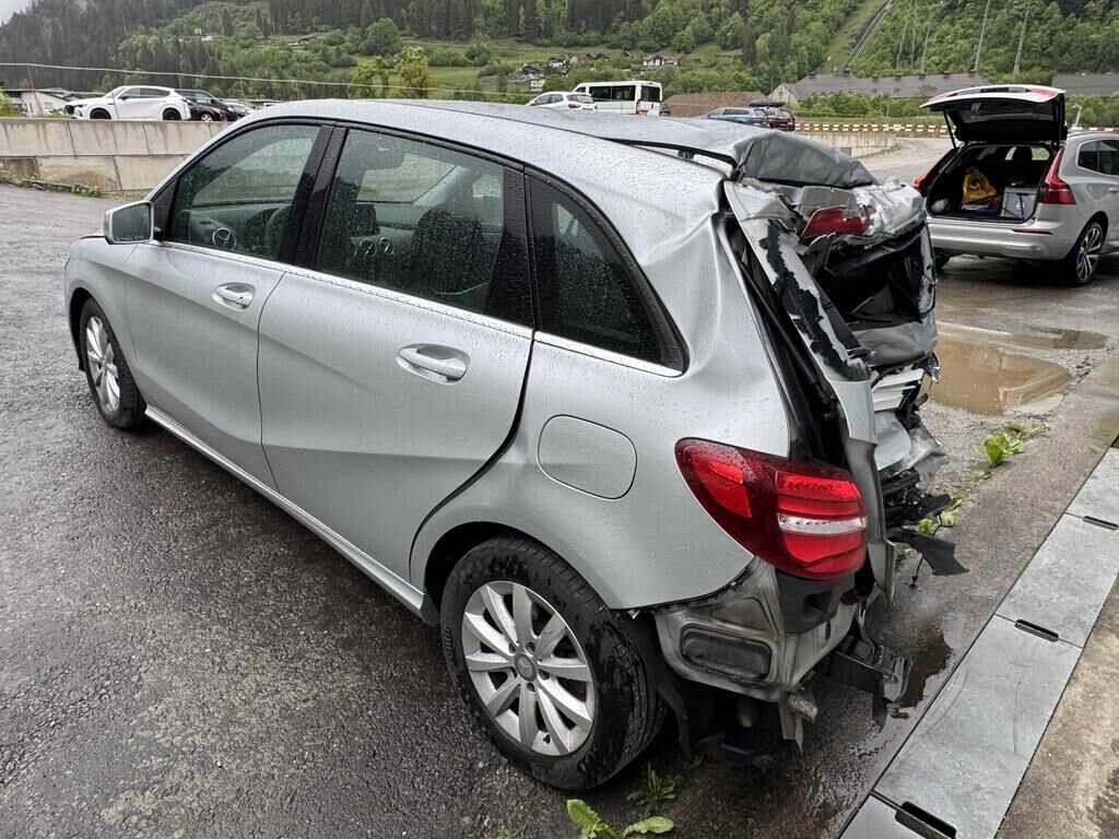 MERCEDES-BENZ B 180 BE EDITION