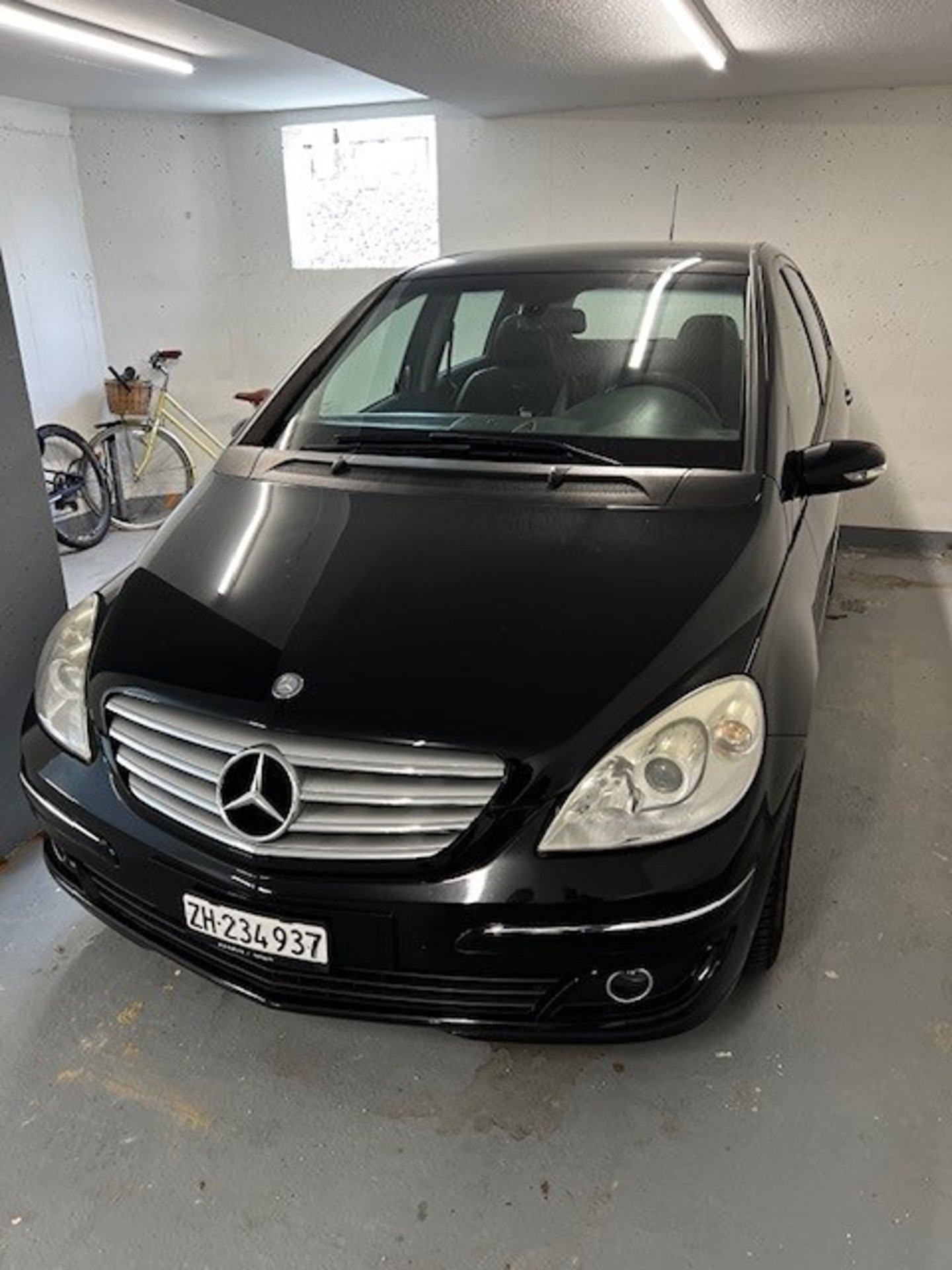 MERCEDES-BENZ B 200