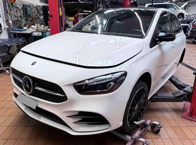 Mercedes-Benz B-Klasse W247 B 180 AMG Line