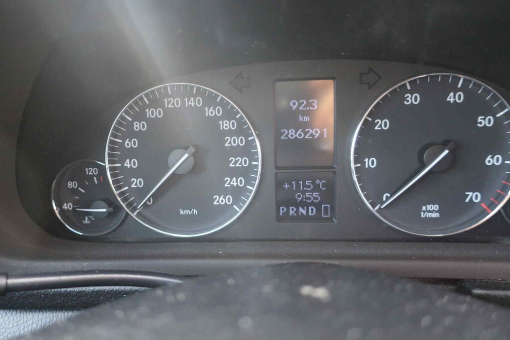 MERCEDES-BENZ C 180 KOMPRESSOR ELÉGANCE