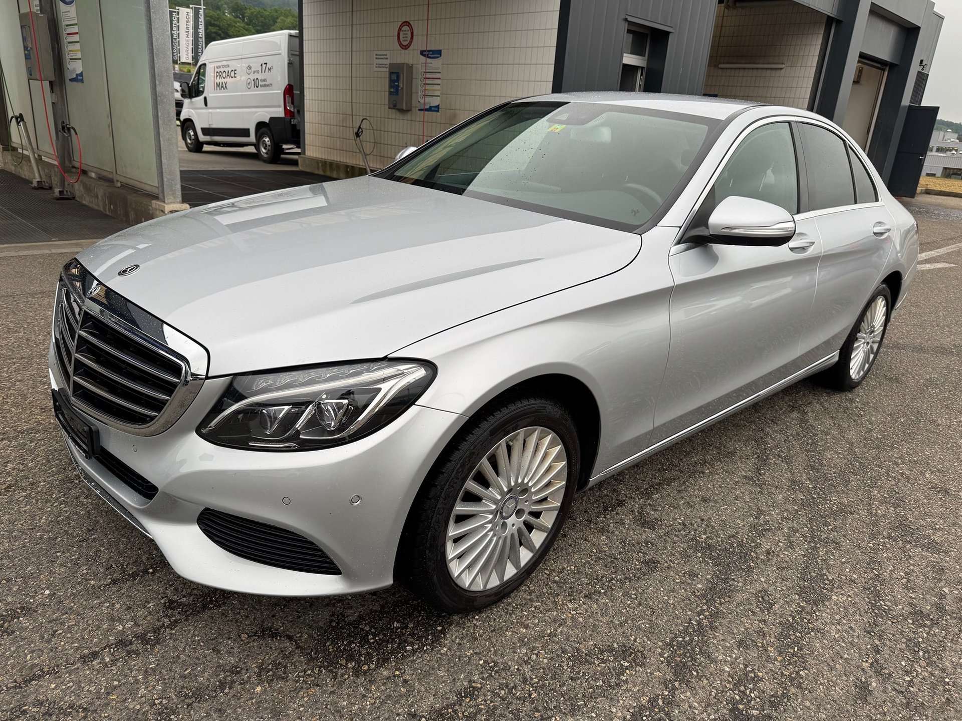 MERCEDES-BENZ C 200