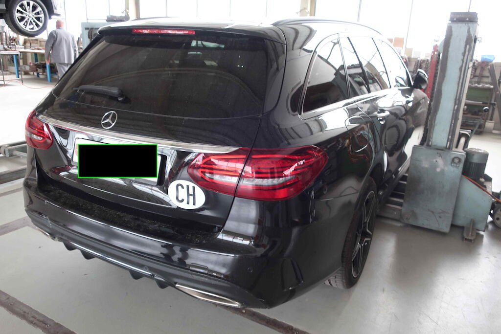 MERCEDES-BENZ C 200 AMG LINE 4MATIC