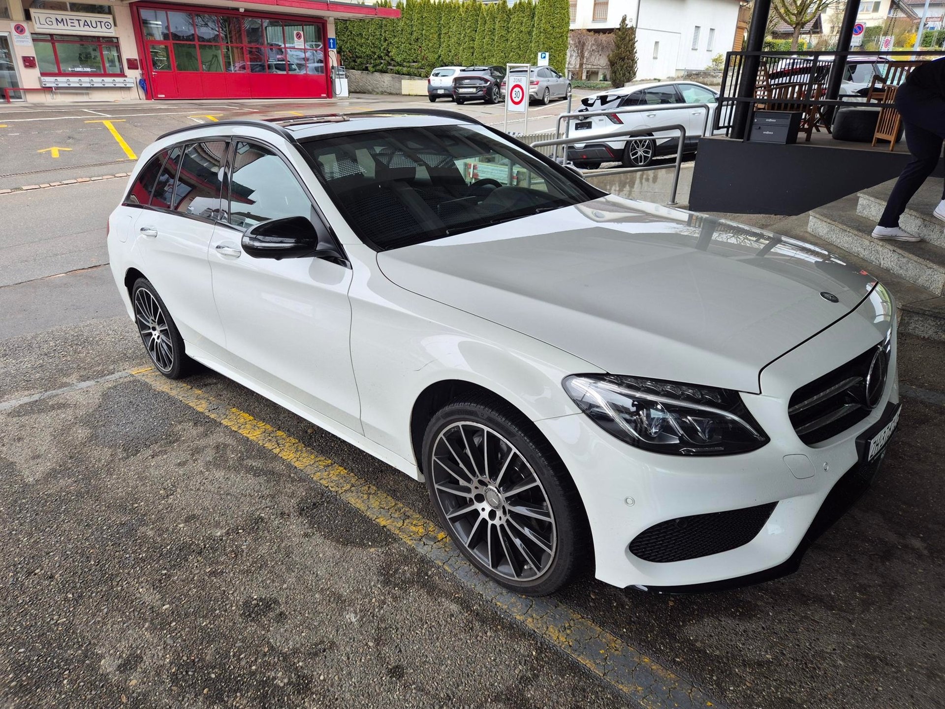 MERCEDES-BENZ C 400 T 4m AMG Line
