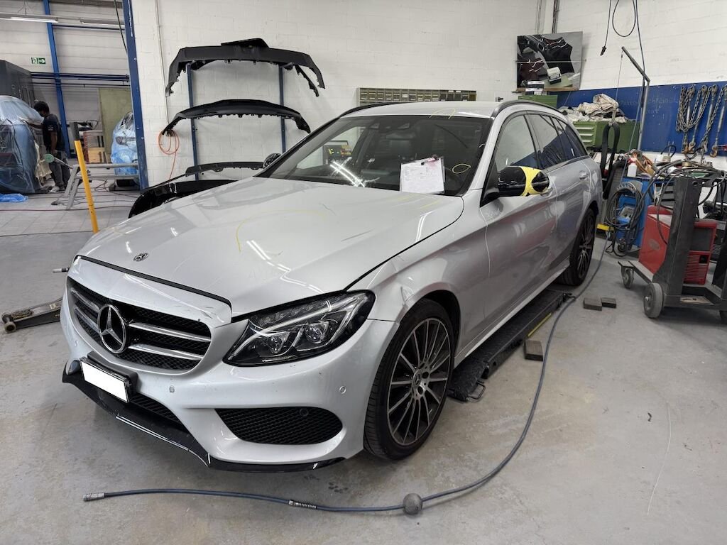 Mercedes-Benz C-Klasse S205 Kombi C 250 d AMG Line 4m