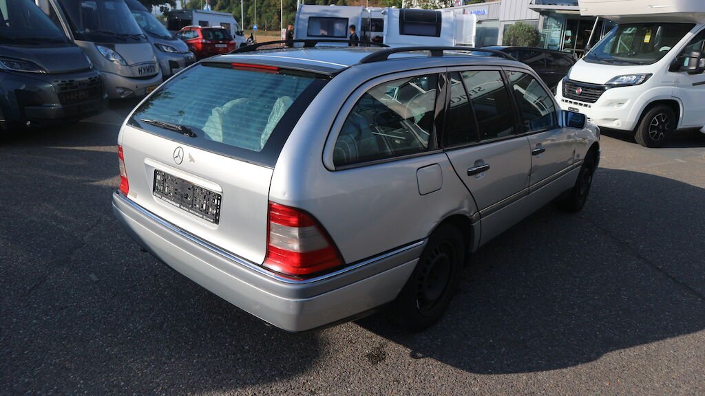 Mercedes Benz C180T