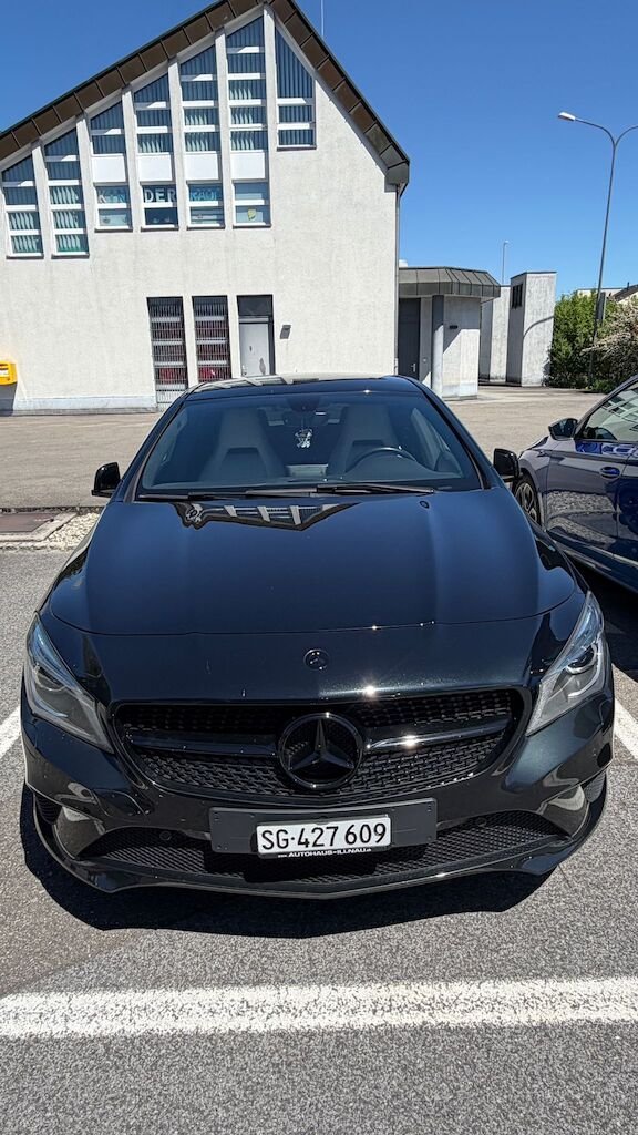 Mercedes Benz CLA 200