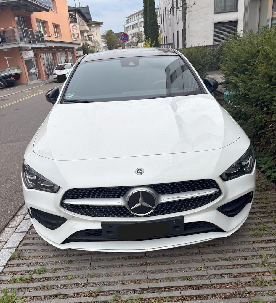 MERCEDES-BENZ CLA 220