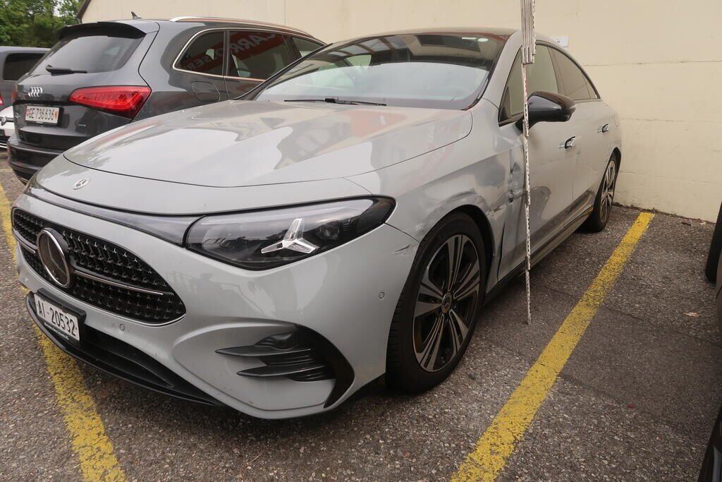 Mercedes-Benz CLA220 4m
