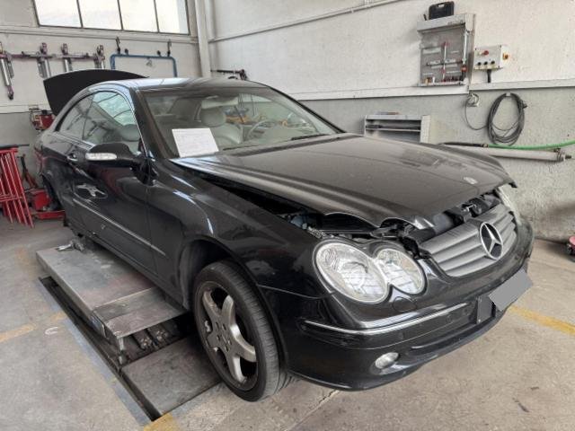 Mercedes-Benz CLK-Klasse C209 Coupé CLK 500 V8