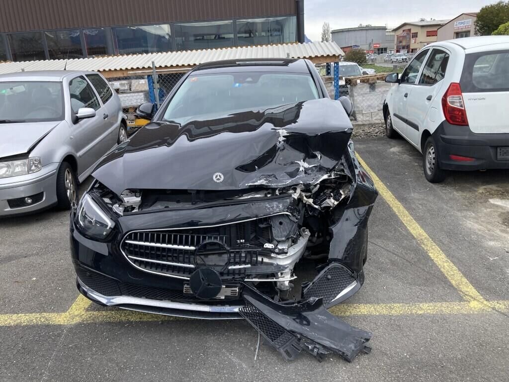 MERCEDES-BENZ E 220 d 4Matic 9G-Tronic