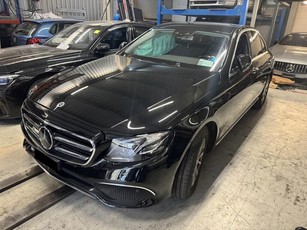 MERCEDES-BENZ E 220 d Swiss Star Av. 4M
