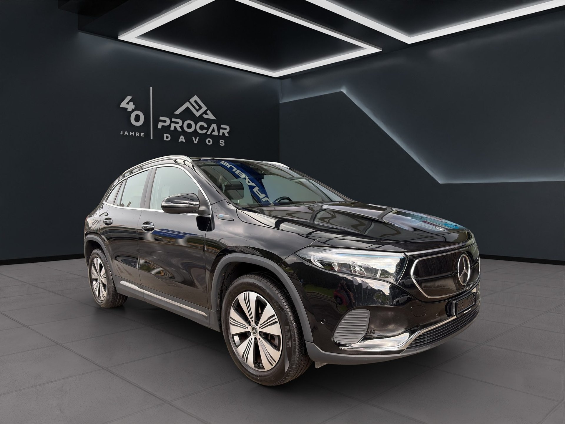 MERCEDES-BENZ EQA 300 4m
