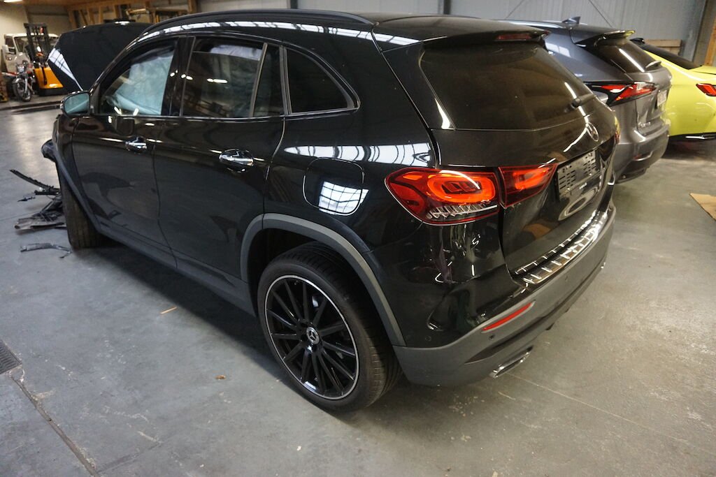 Mercedes Benz GLA 200