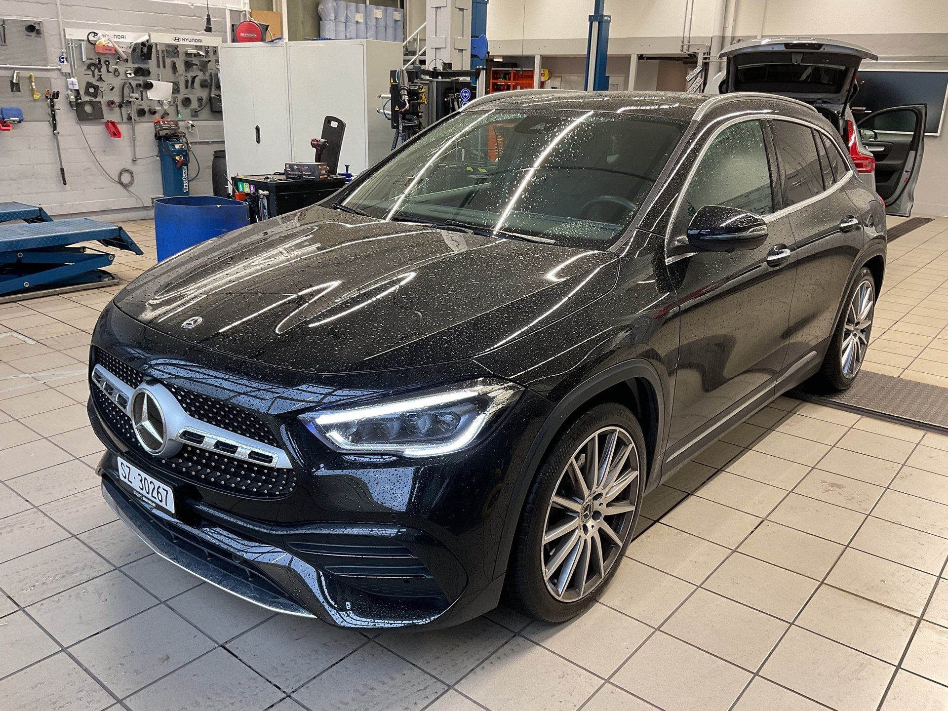 MERCEDES-BENZ GLA 200 4m