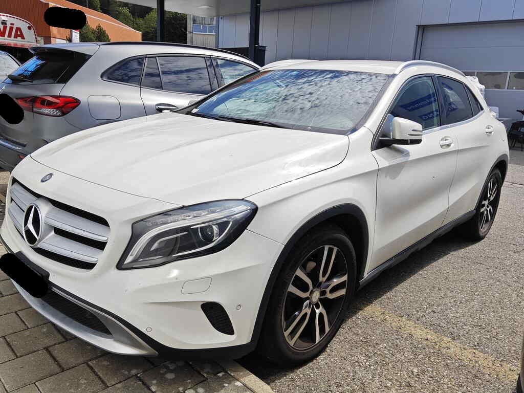 MERCEDES-BENZ GLA 220 CDI 4MATIC