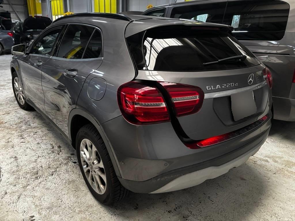 MERCEDES-BENZ GLA 220 d Style 4Matic, 177 HP