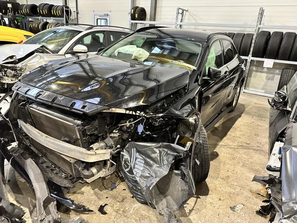 MERCEDES-BENZ GLA 220CDI 4m