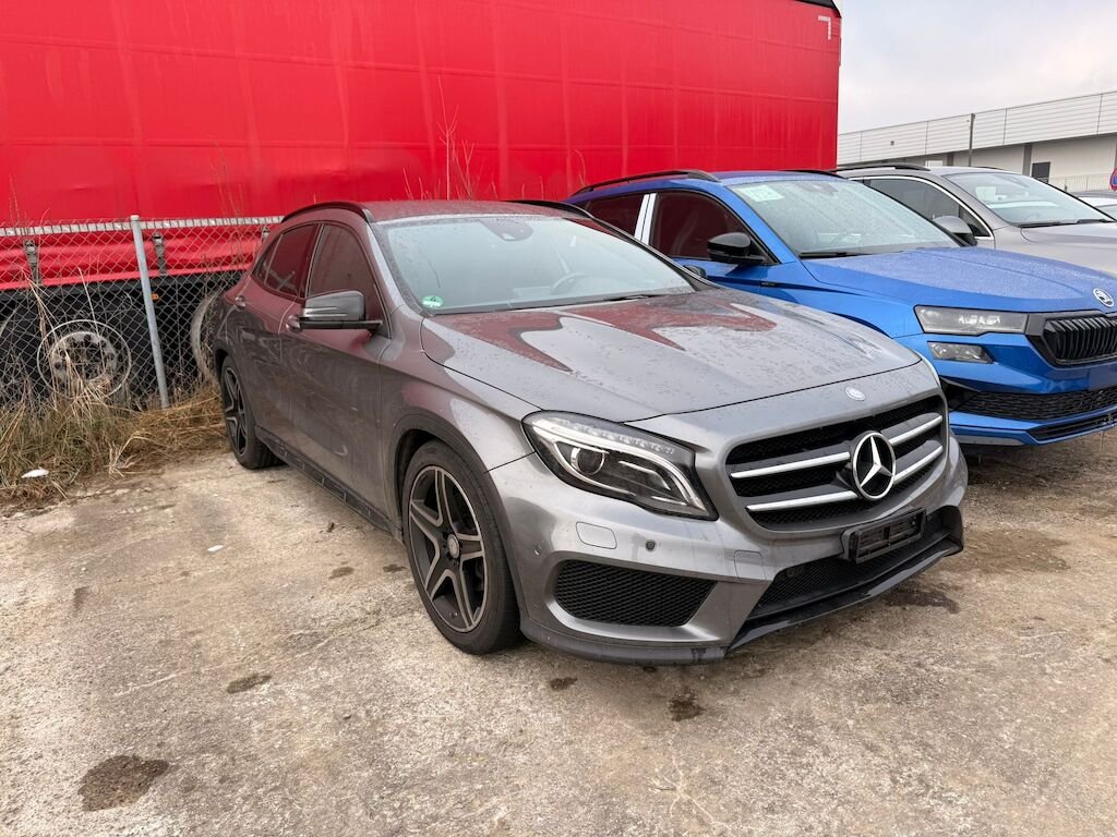 Mercedes Benz GLA 250 4M