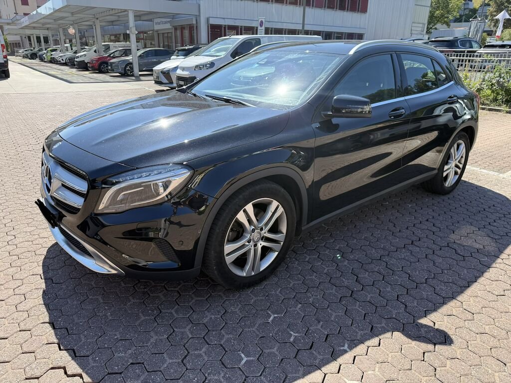Mercedes Benz GLA 250 4m