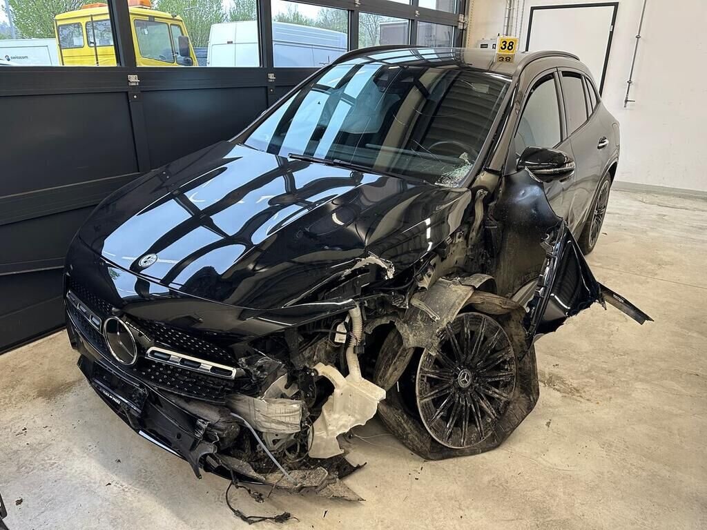 Mercedes-Benz GLA-Klasse H247 GLA 250 AMG Line 4matic