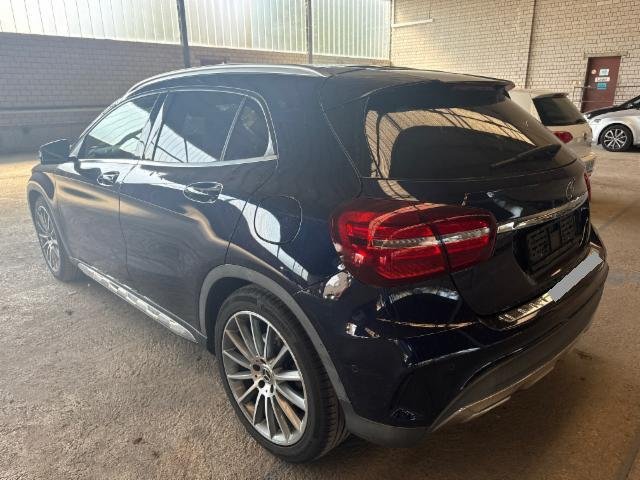 Mercedes-Benz GLA-Klasse X156 GLA 250 AMG Line 4m