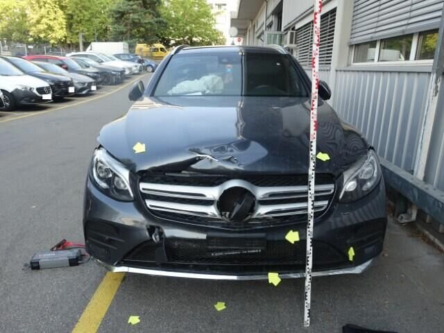 MERCEDES-BENZ GLC 250 AMG Line 4Matic 9G-Tronic