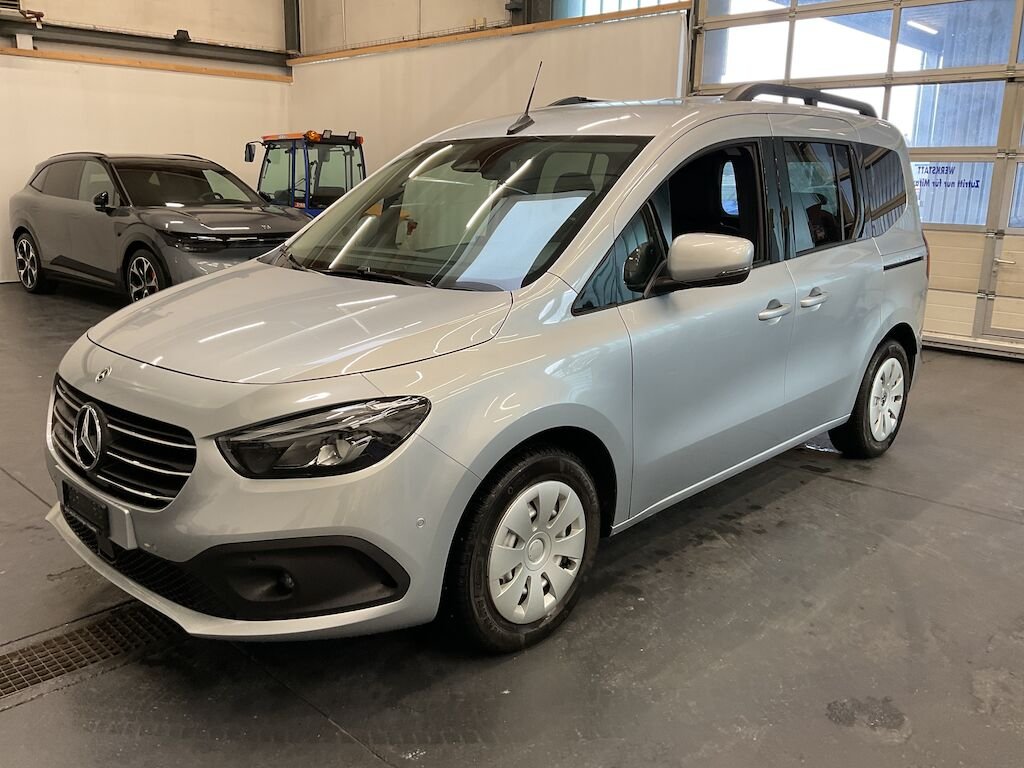 MERCEDES-BENZ I 180 d