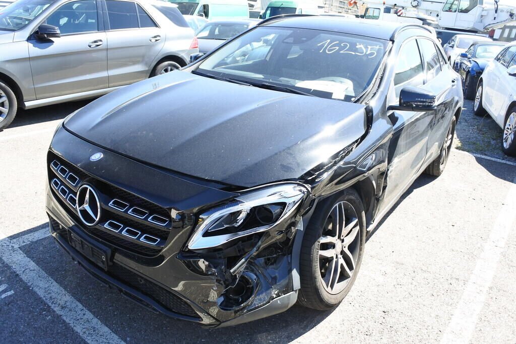Mercedes GLA 200