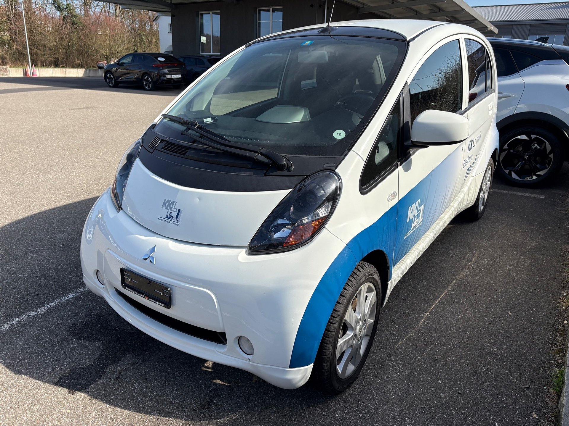 MITSUBISHI i-MiEV