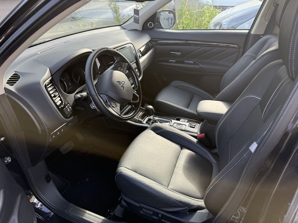 Mitsubishi Outlander 2.2DID Diam. Automatik