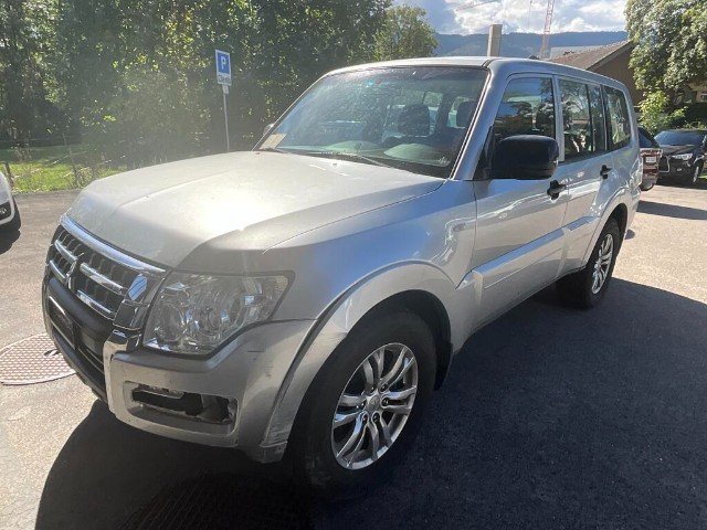 Mitsubishi PAJERO SUV