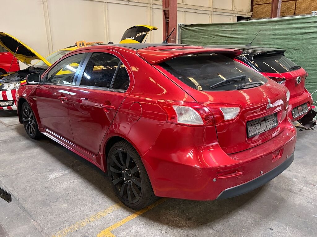 Mitzubuschi Lancer SB 1.8