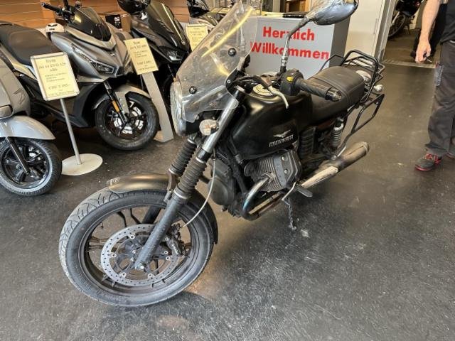 Moto Guzzi V7 Stone 750