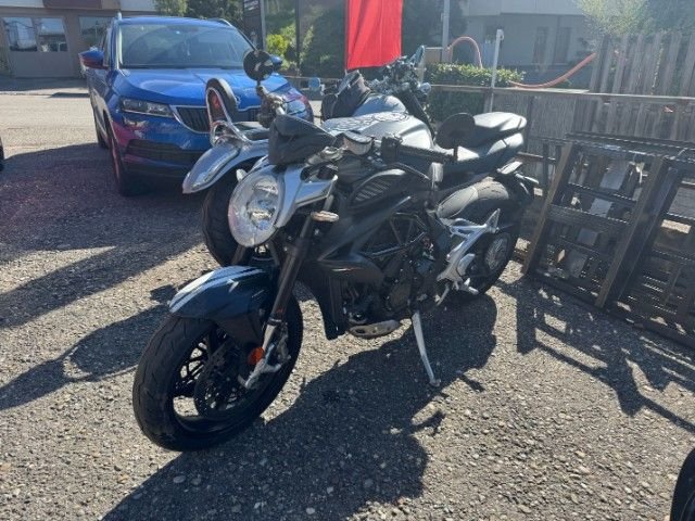 MV Agusta B3 800 Brutale ABS