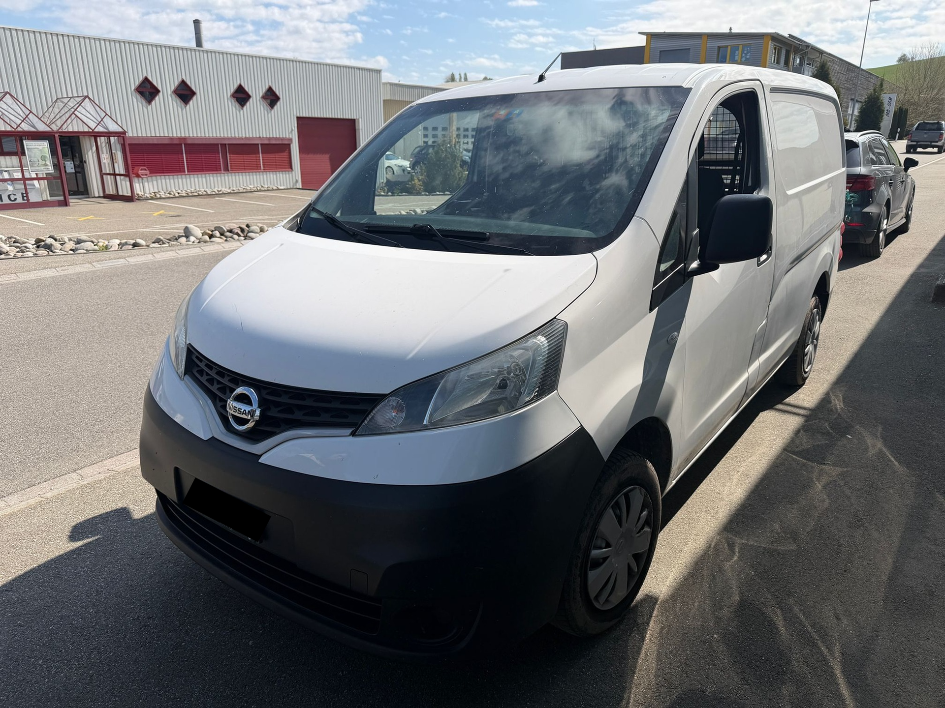 NISSAN NV200